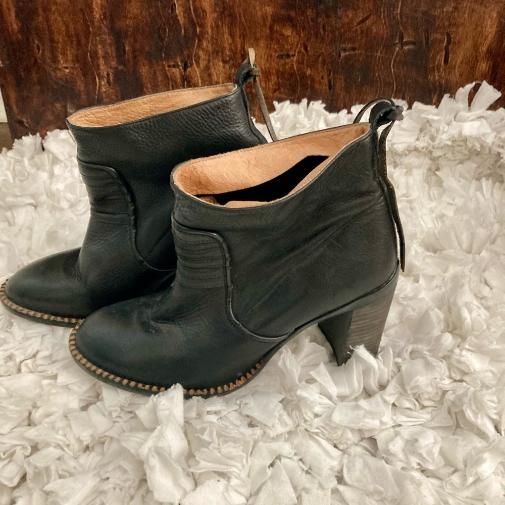 Free People slip on genuine leather heeled bootie black size 38.